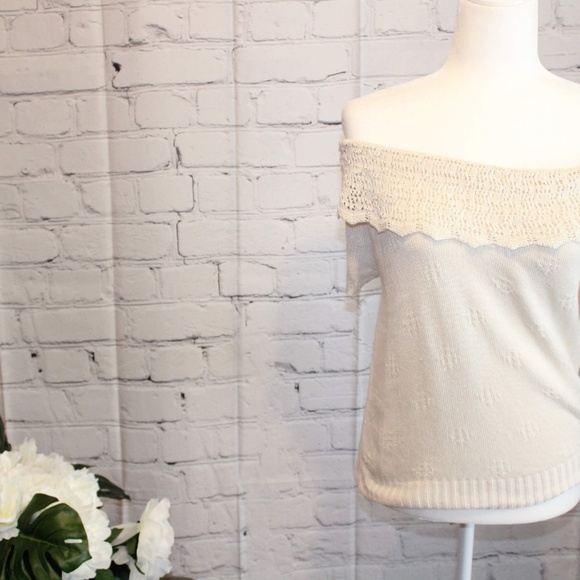 Pins & Needles Urban Outfitters Off Shoulder Top - Picture 6 of 7